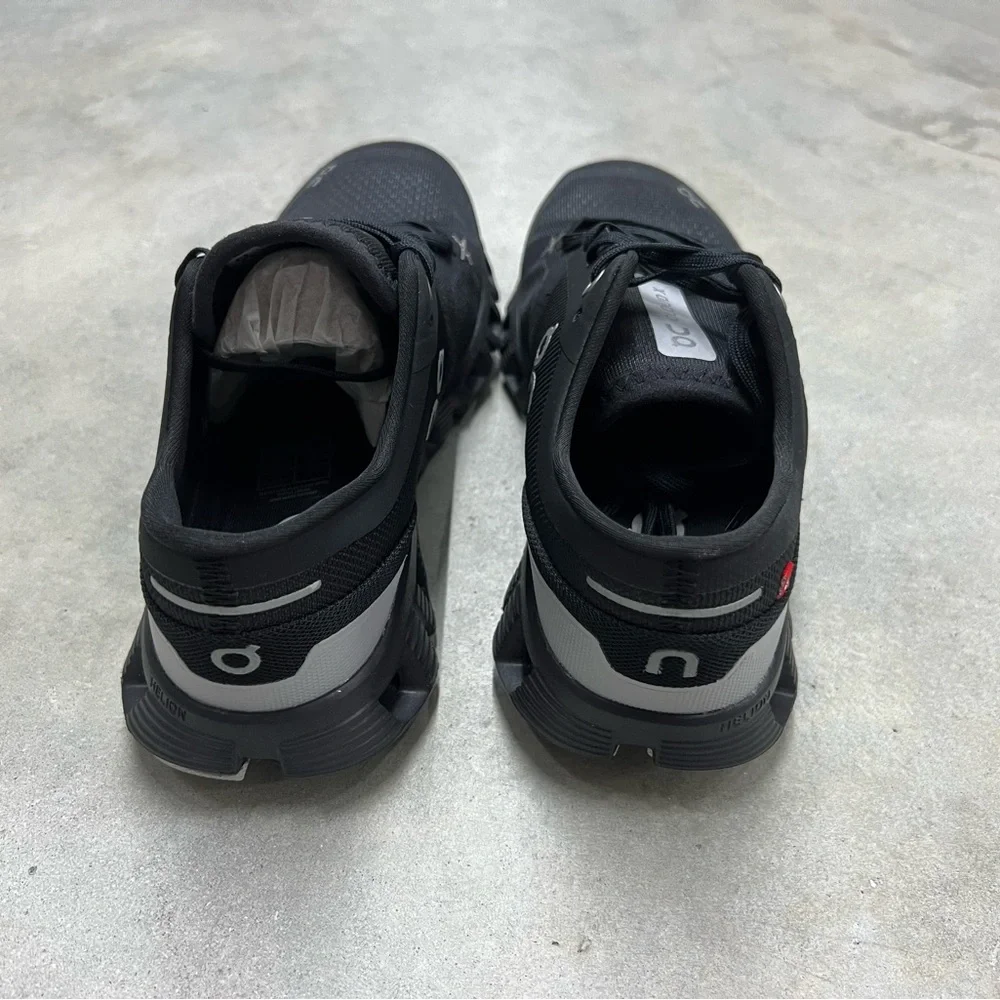 New with box - Wmn’s On Cloud X3 - Black - 60.98696 - Picture 2 of 6